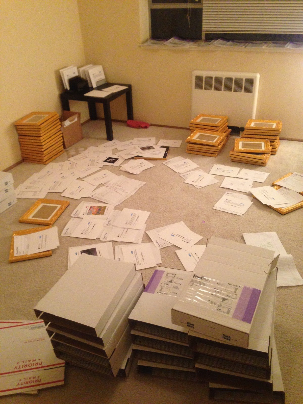 how-i-stumbled-into-a-300k-business-framing-tweets