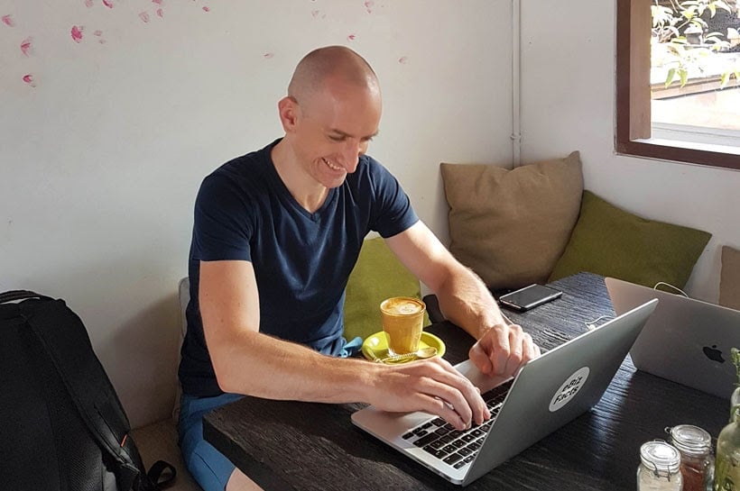 how-i-started-a-4k-month-website-helping-people-make-money-online